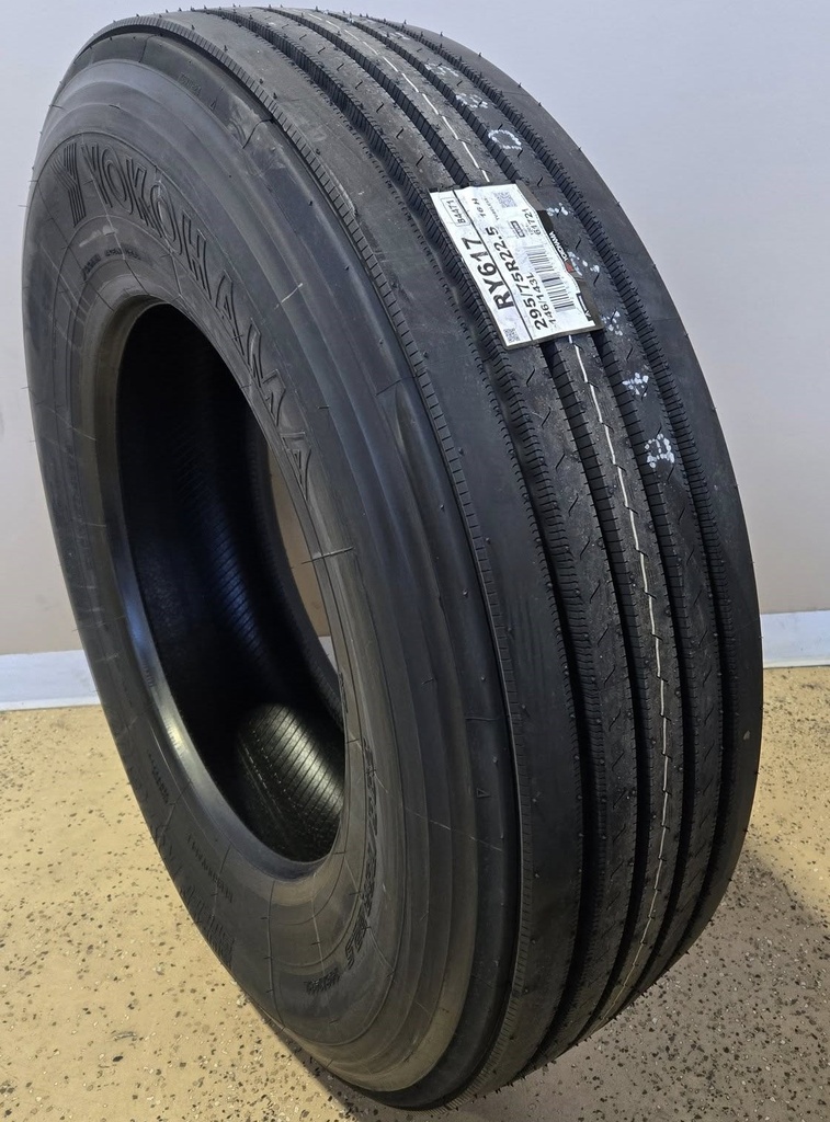 YOKOHAMA RY617  285/75/24.5  14PLY. STEER (SET-2) $590 Each