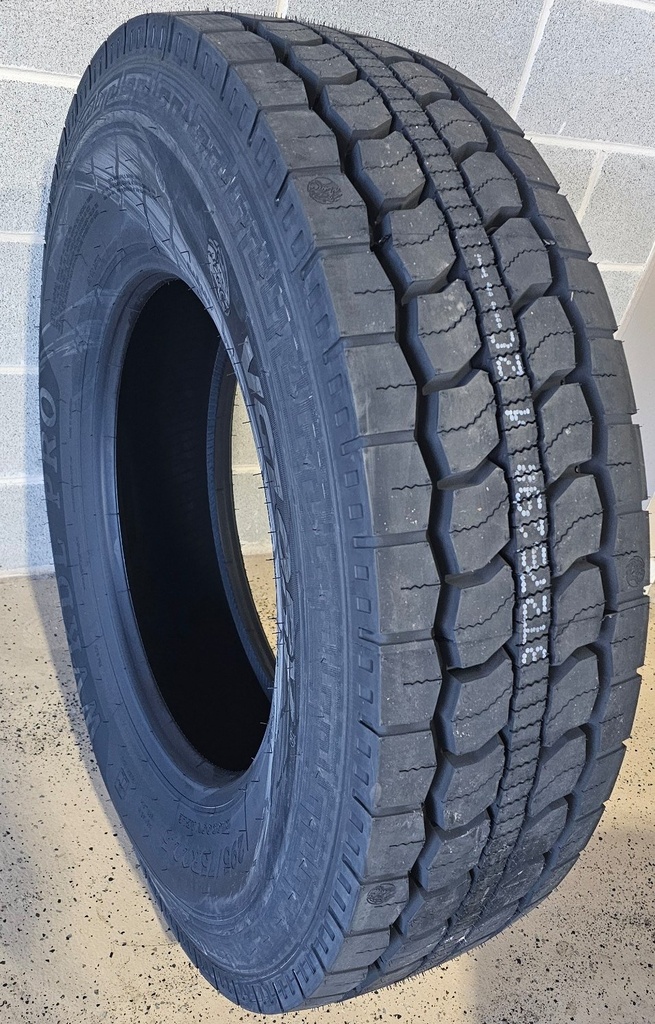VGLORY 295/75/22.5  16PLY.  DRIVE  (SET-8 Tires)
